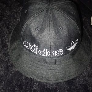 Adidas bucket hat